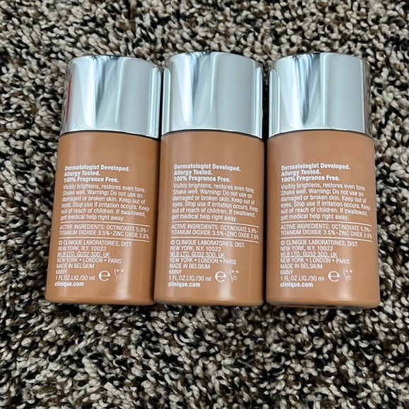 Clinique Even Better Broad Spectrum Makeup, like new - Picture 2 of 3